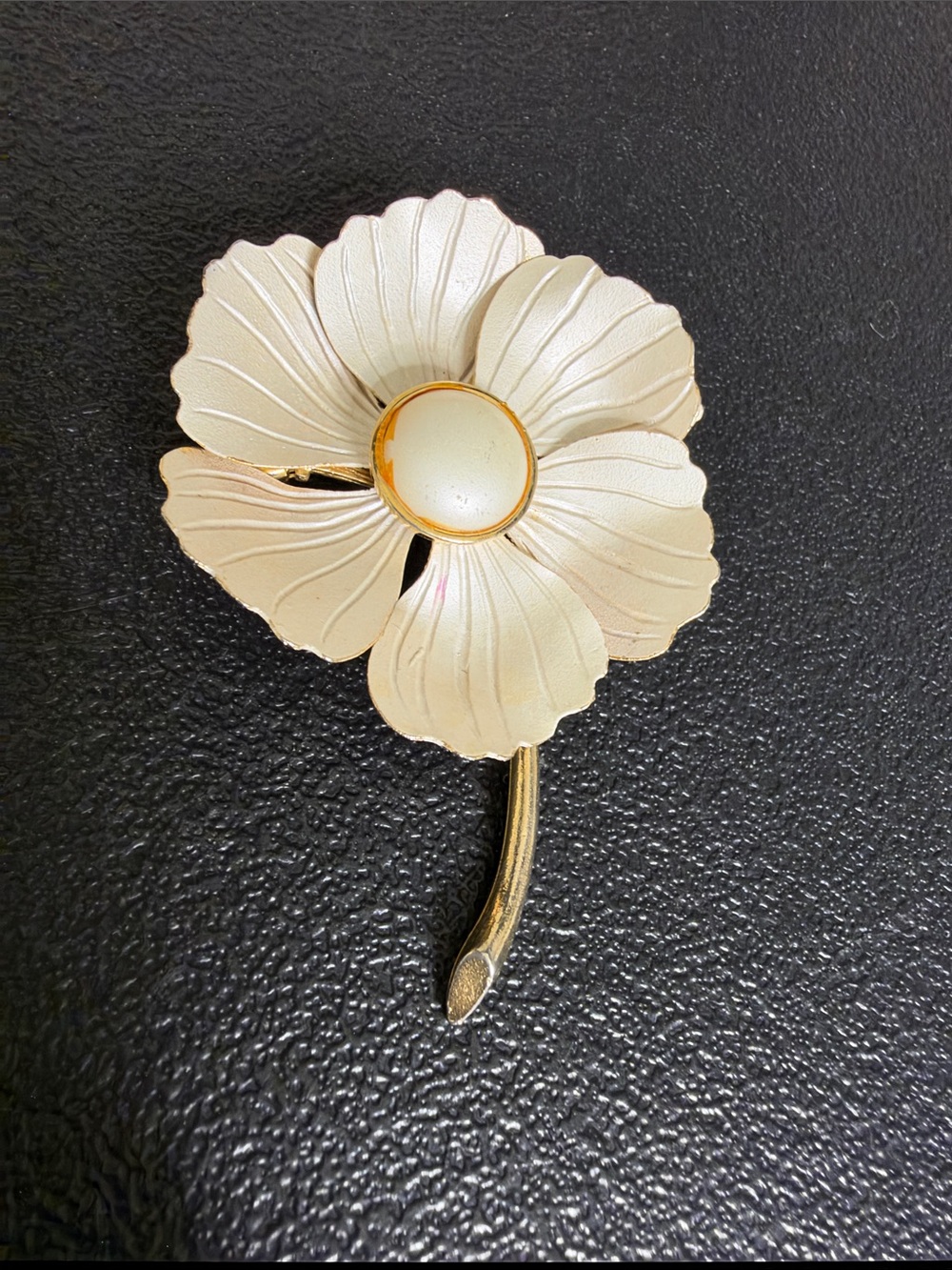 Vintage Cream Floral Brooch Pin - Elegant Women Accessories
